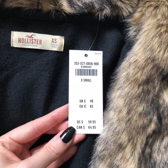 NWT Hollister Beautiful Fur Trim Coat - Picture 3 of 3
